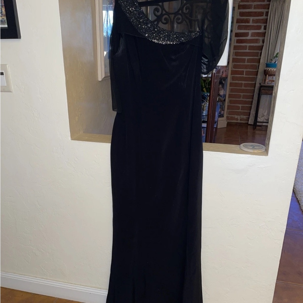 Le Gala by Mon Cheri Black Classic Evening Gown Maxi /Side Slit Vintage Size 10